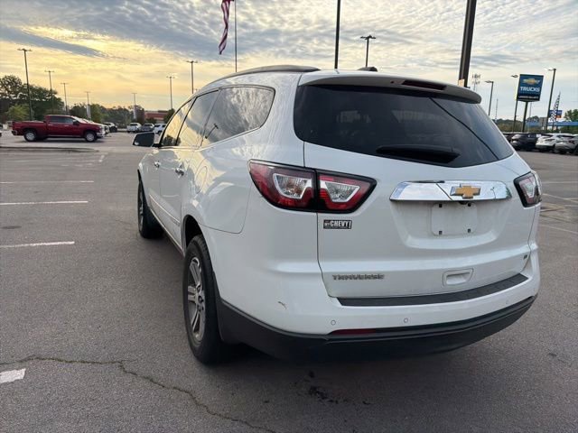 Used 2017 Chevrolet Traverse LT w/ Traveler's Package image 6