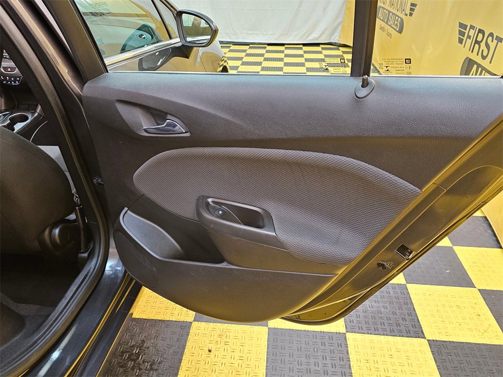 Used 2017 Chevrolet Cruze LT image 16