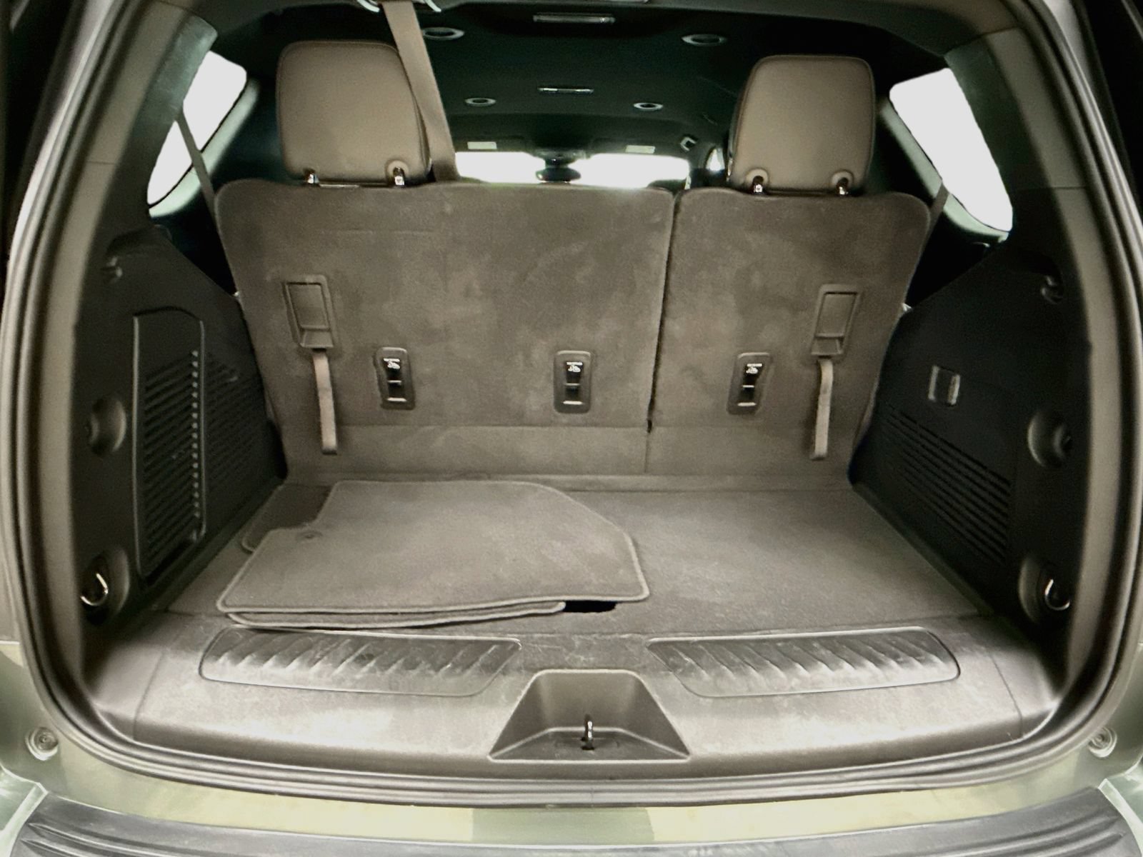 Used 2024 Chevrolet Tahoe LT AWD/4WD image 29