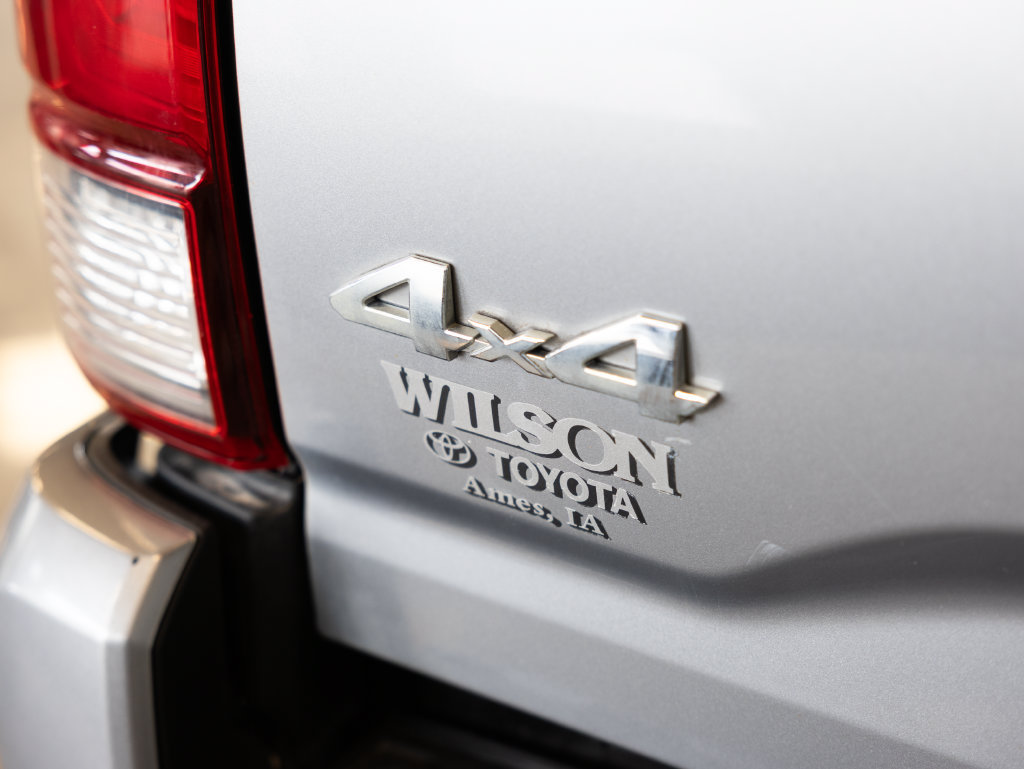 Used 2018 Toyota Tacoma SR w/ SR Convenience Package AWD/4WD image 8