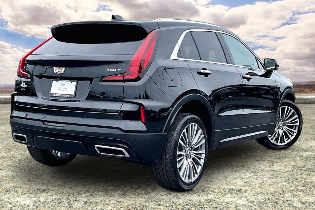 Used 2024 Cadillac XT4 Premium Luxury AWD/4WD image 5