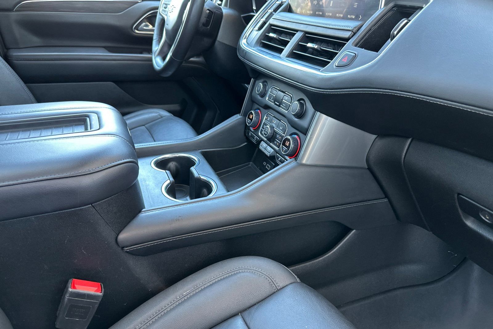 Certified 2023 Chevrolet Tahoe Z71 w/ Luxury Package AWD/4WD image 18