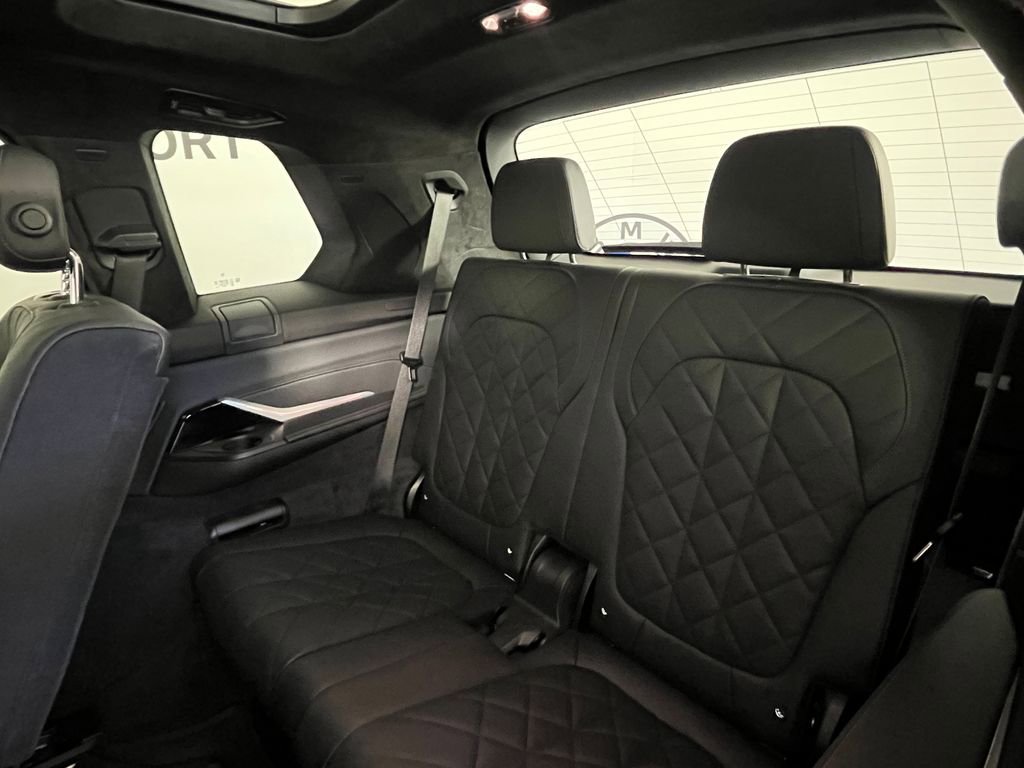 Certified 2025 BMW X7 xDrive40i w/ Executive Package AWD/4WD image 22