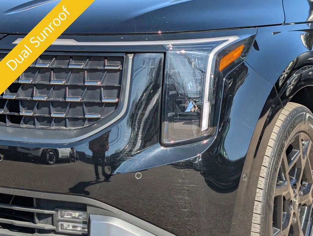 Certified 2025 Kia Carnival SX image 11