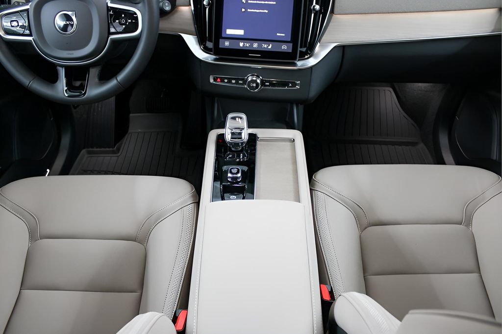 New 2026 Volvo XC90 B6 Plus w/ Protection Package Premier AWD/4WD image 16