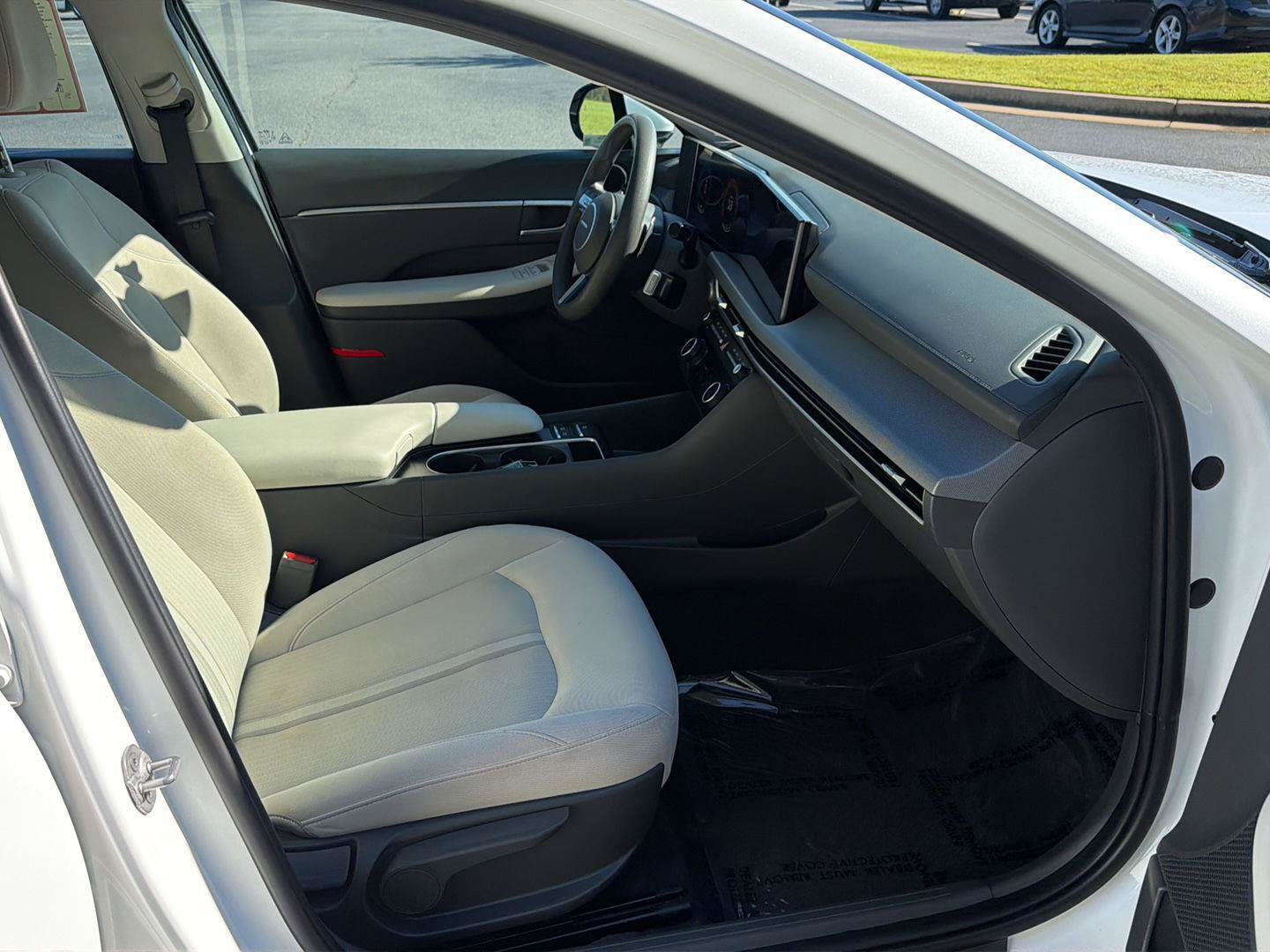 Used 2025 Hyundai Sonata SEL FWD image 12