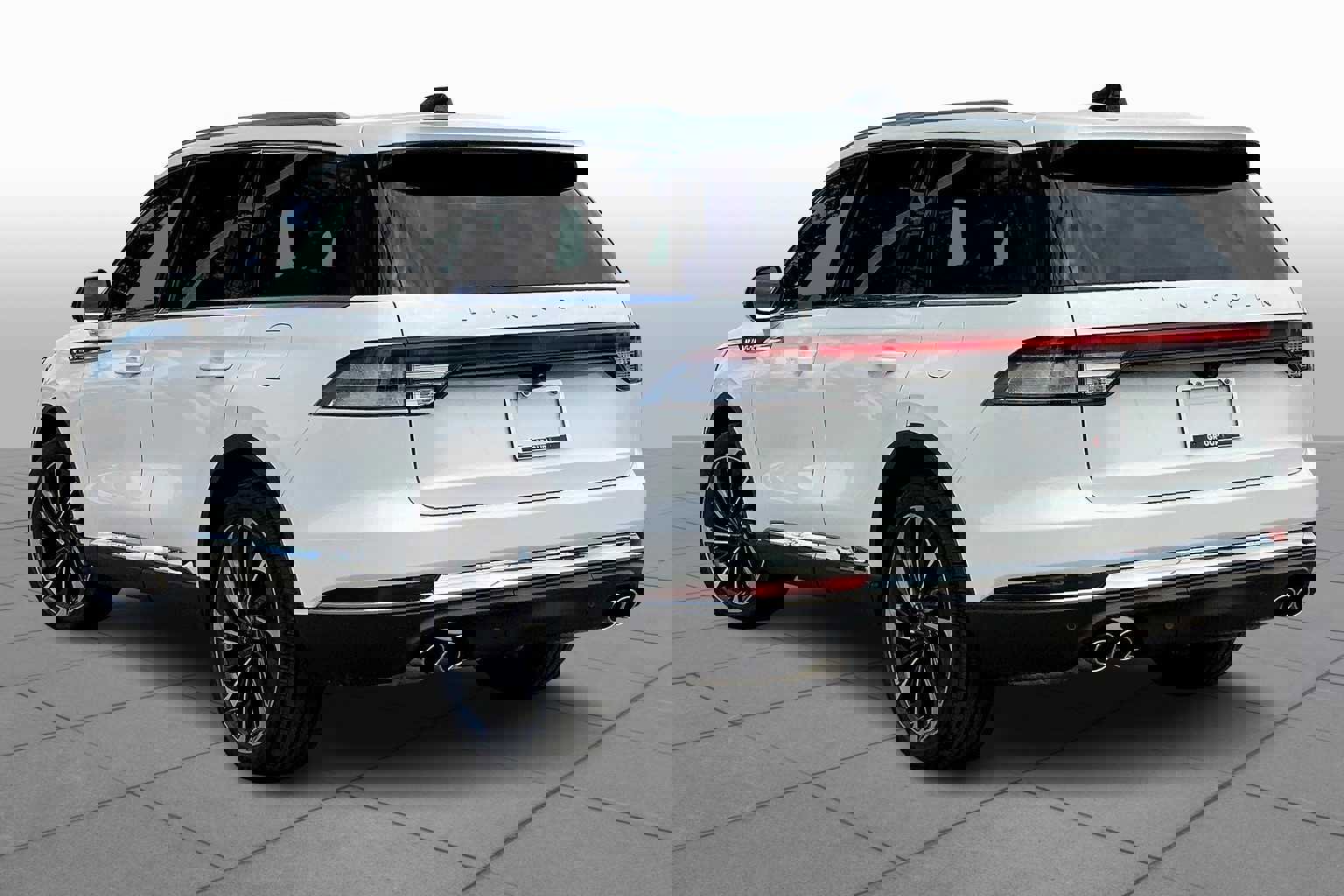 New 2025 Lincoln Aviator Reserve w/ Luxury Package image 12