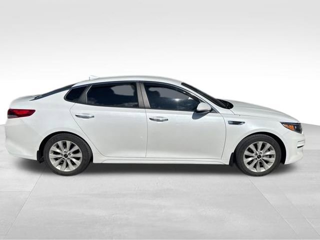 Used 2018 Kia Optima LX w/ 17" Alloy Wheels Package image 8