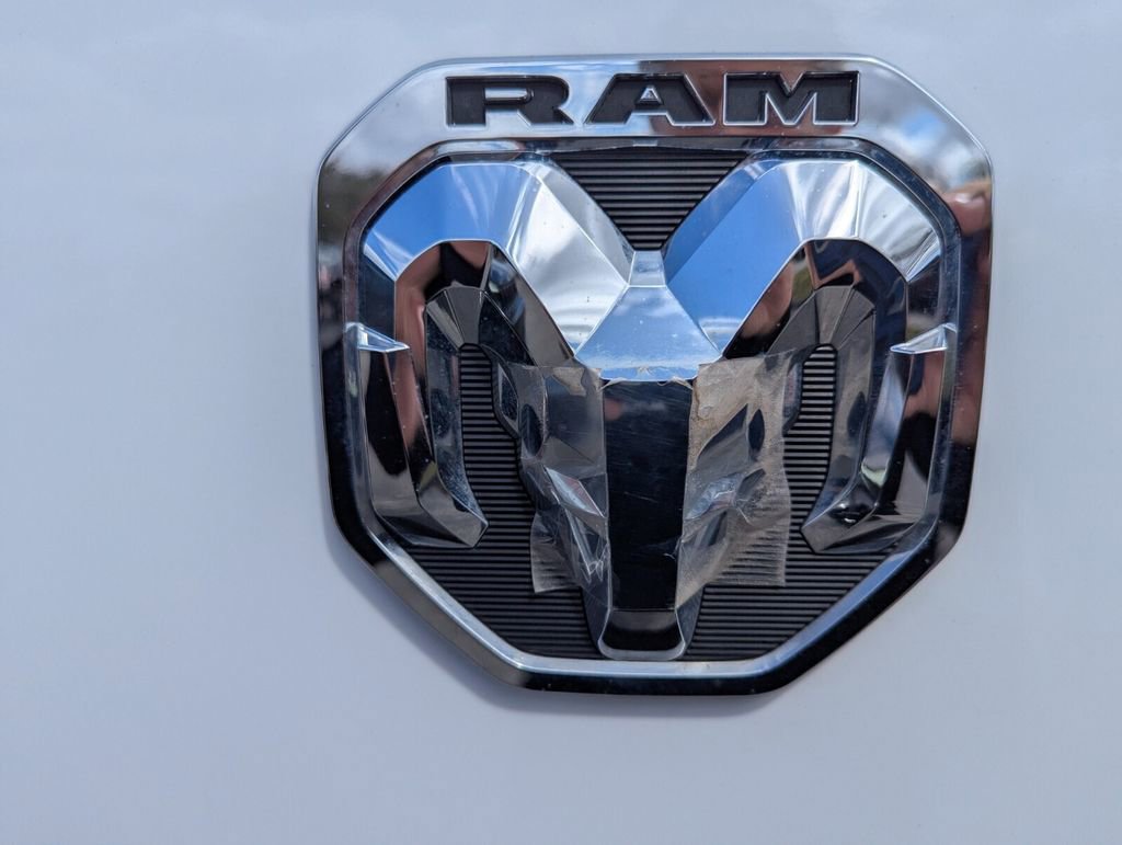 Used 2025 RAM ProMaster 2500 w/ Convenience Group image 24