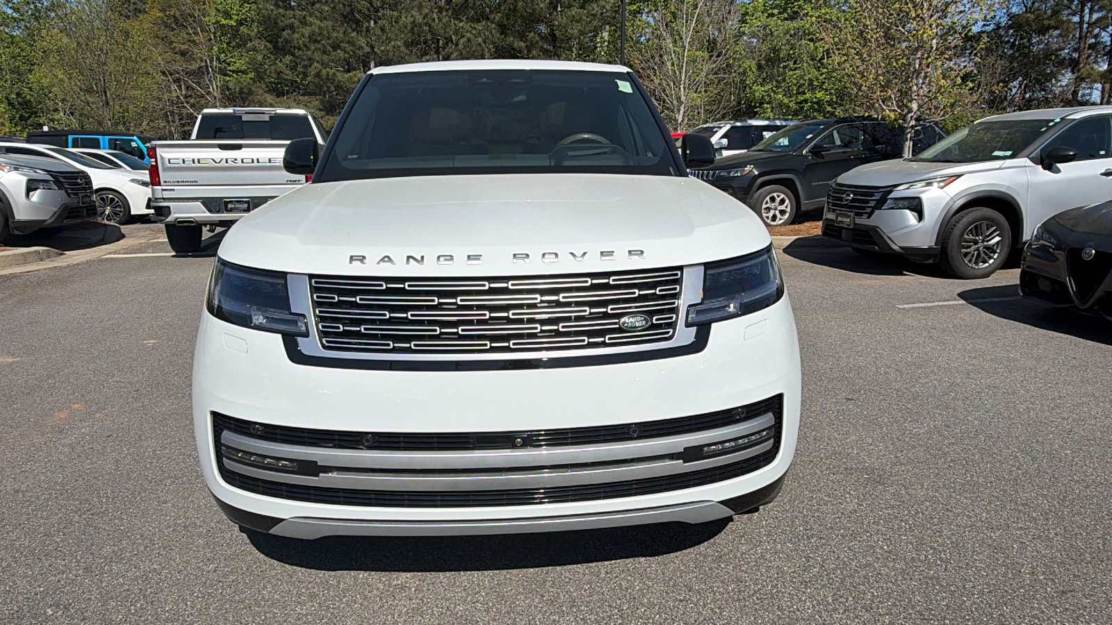 Used 2025 Land Rover Range Rover Autobiography AWD/4WD image 3
