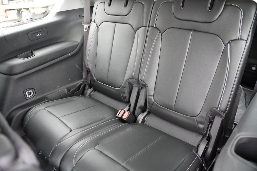 Certified 2024 Jeep Grand Cherokee L Limited image 18