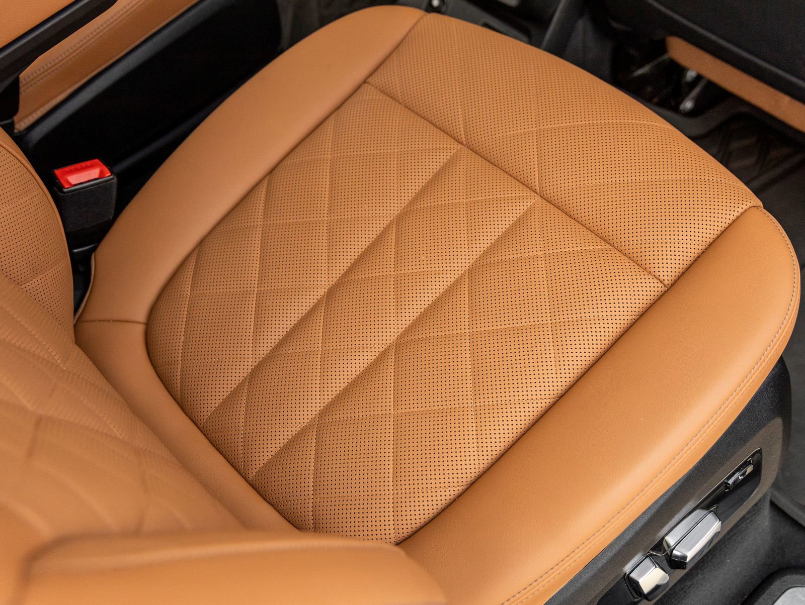 Used 2023 BMW X7 xDrive40i w/ Premium Package image 39