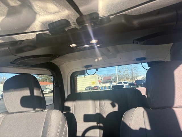 Used 2019 Jeep Wrangler Sport image 19