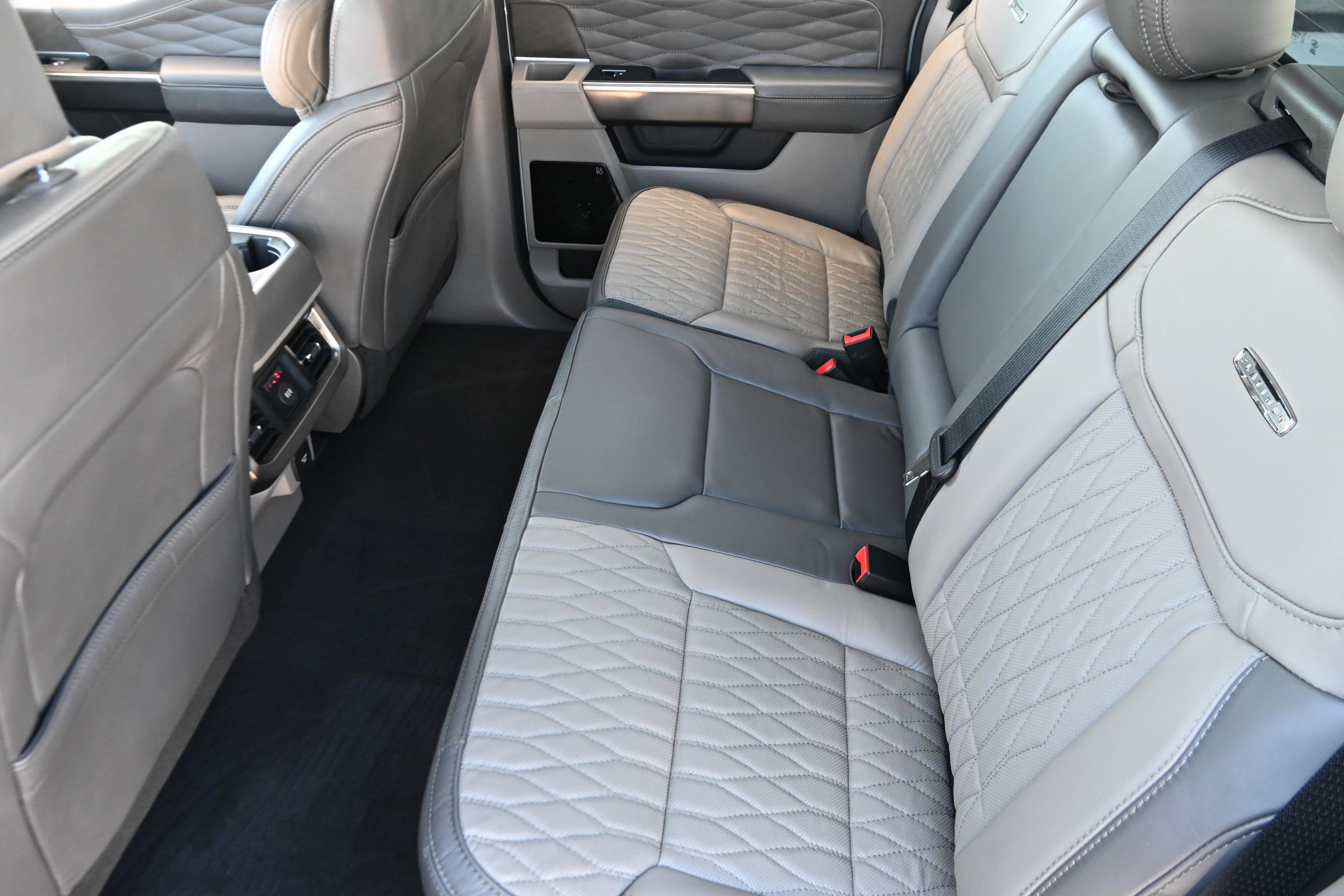 Used 2026 Ford F450 Platinum w/ Platinum Plus Package image 32