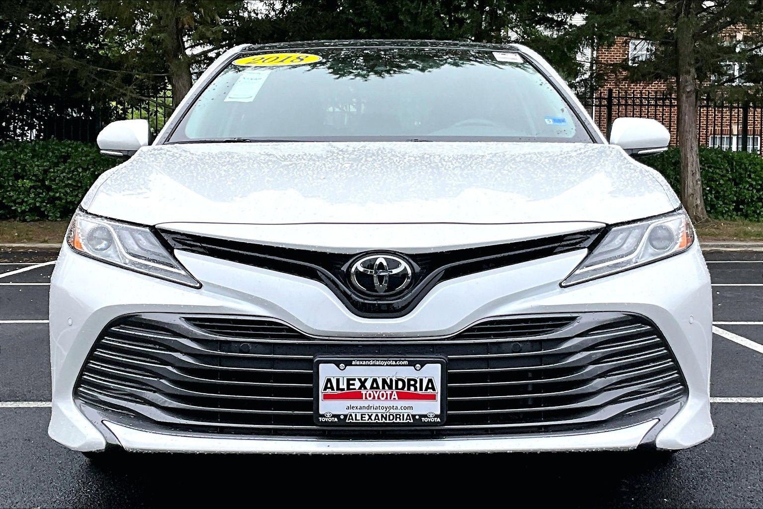 Used 2018 Toyota Camry XLE FWD image 3