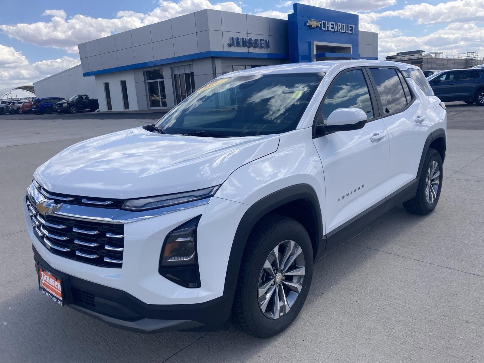 Used 2025 Chevrolet Equinox LT AWD/4WD image 6