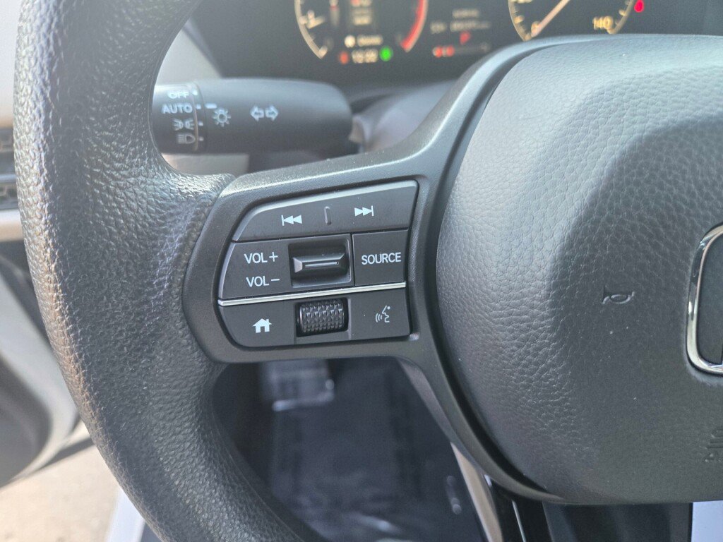 Certified 2025 Honda HR-V LX image 24