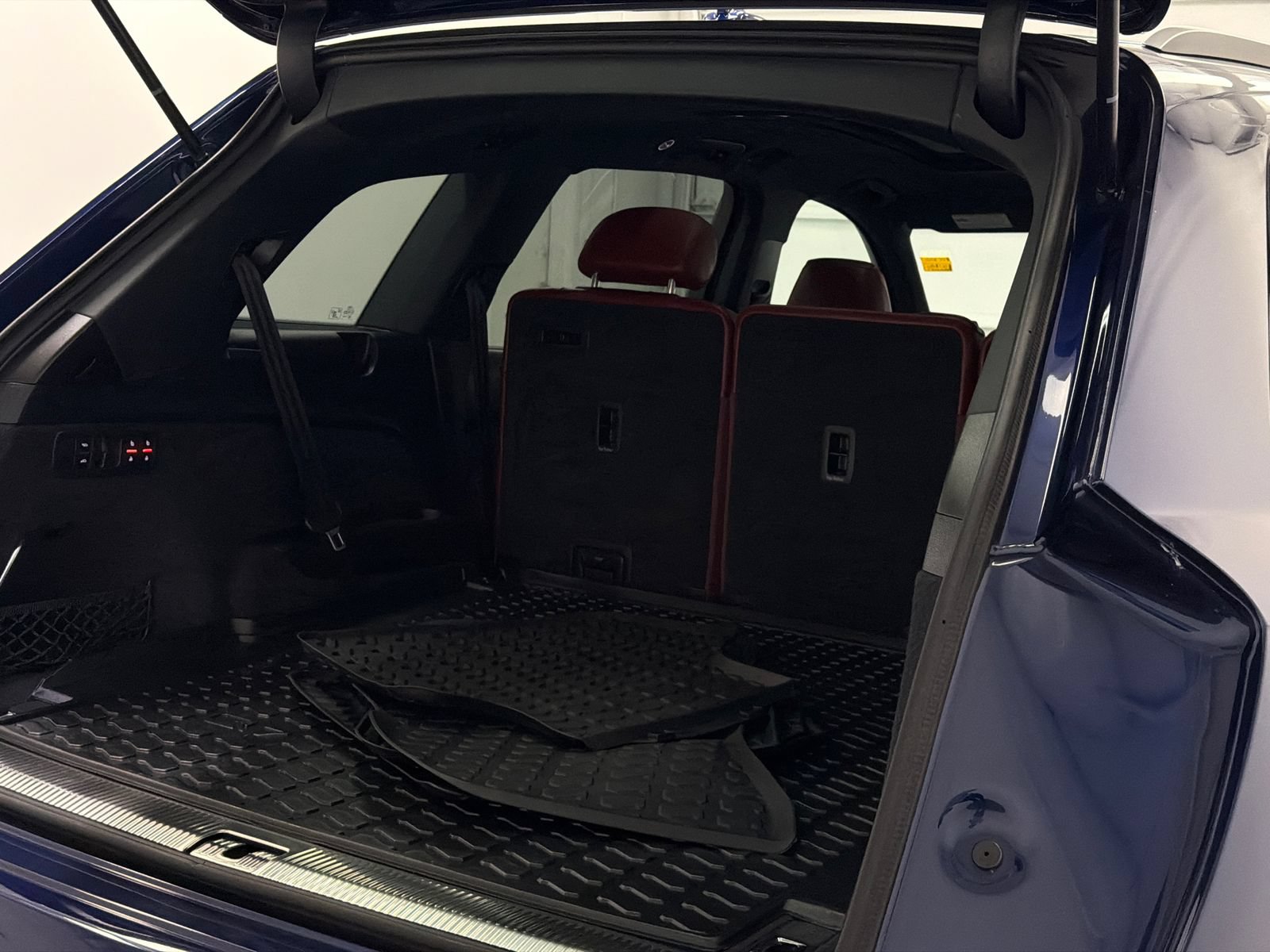 Used 2024 Audi SQ7 Premium Plus w/ Carbon Package AWD/4WD image 7