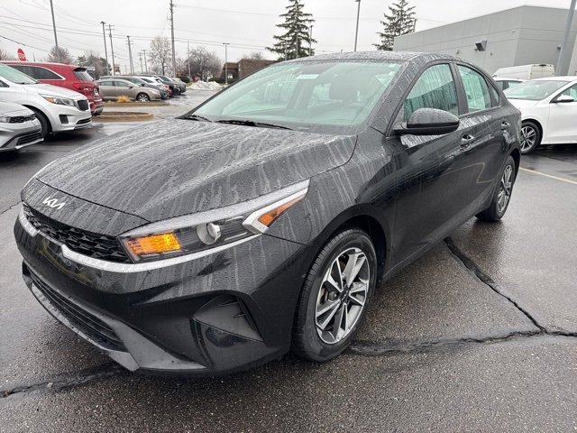 Used 2023 Kia Forte LXS image 3