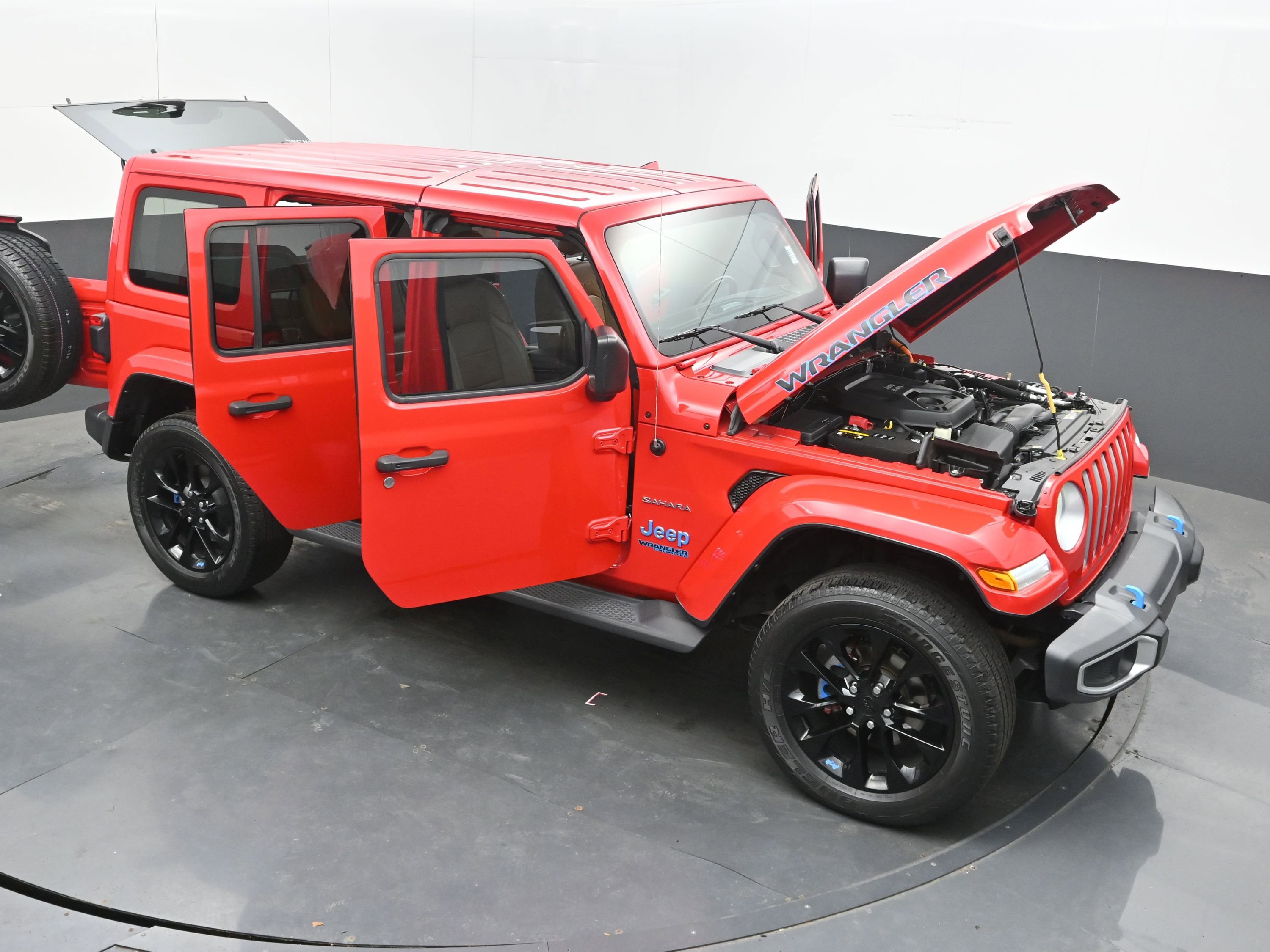 Used 2022 Jeep Wrangler Unlimited Sahara w/ Cold Weather Group AWD/4WD image 40