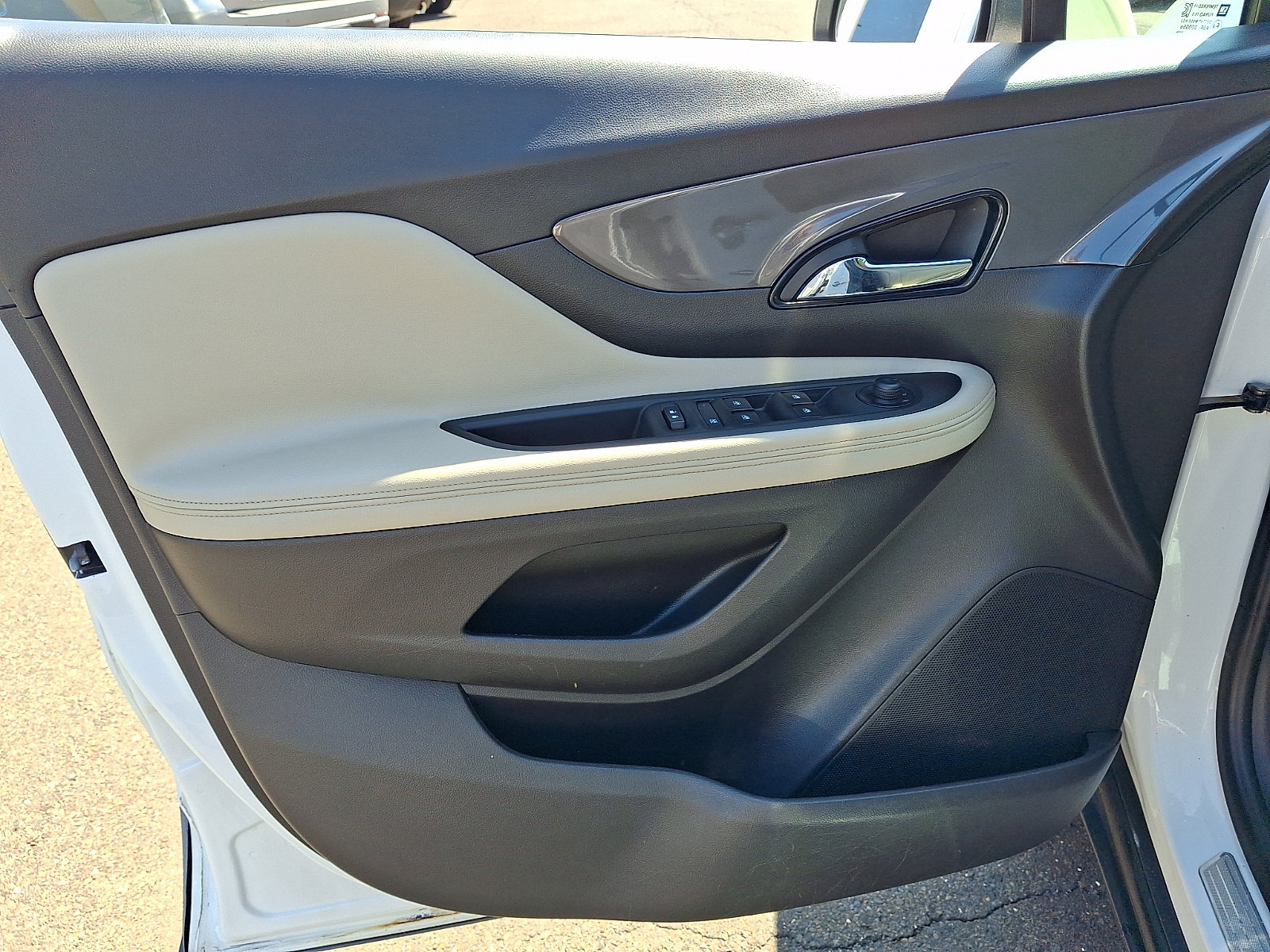 Used 2017 Buick Encore Essence FWD image 13