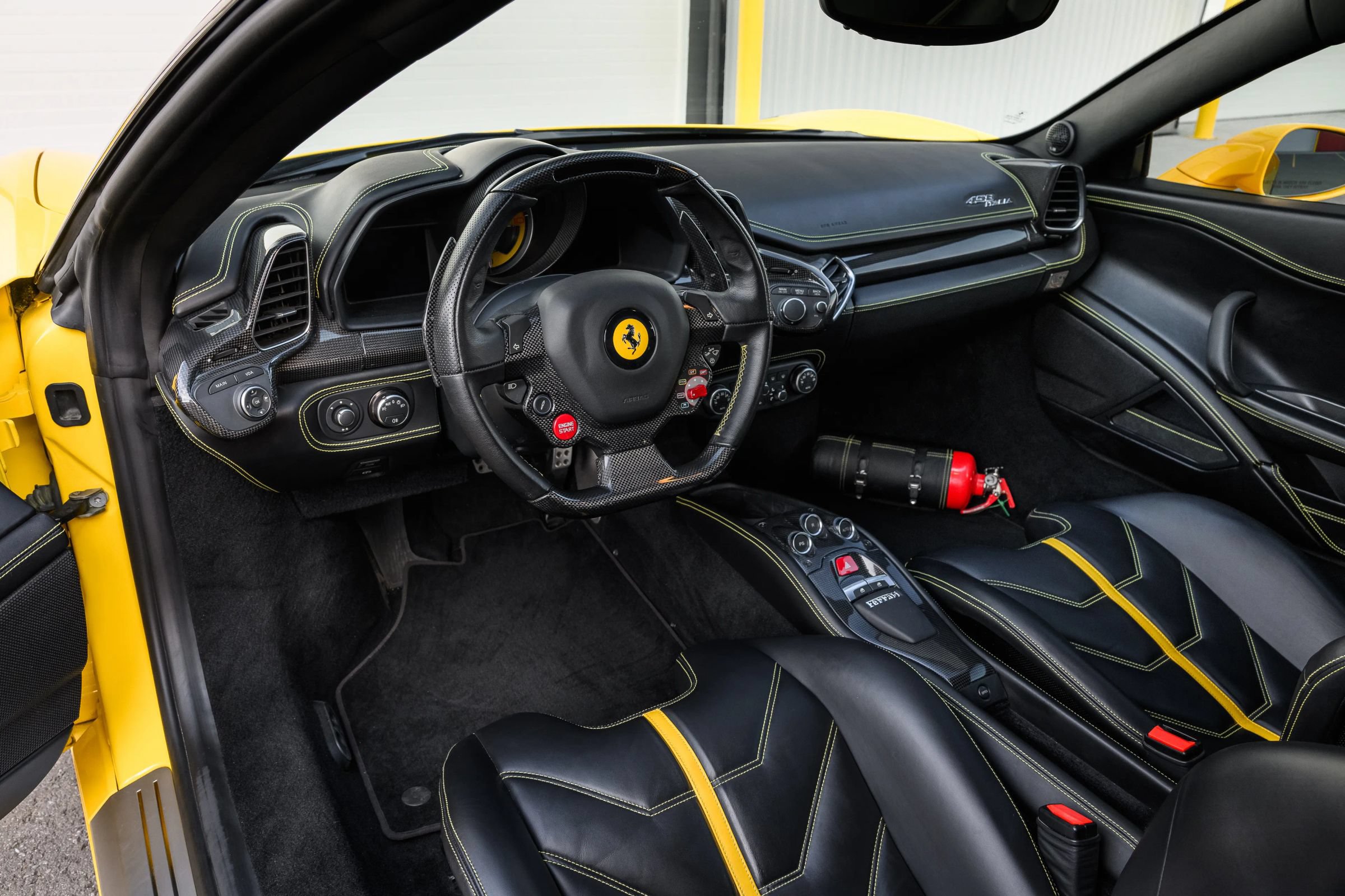 Used 2010 Ferrari 458 Italia Coupe RWD image 27