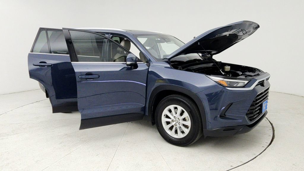Used 2024 Toyota Grand Highlander XLE image 10