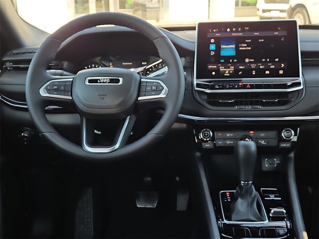 New 2026 Jeep Compass Latitude image 18