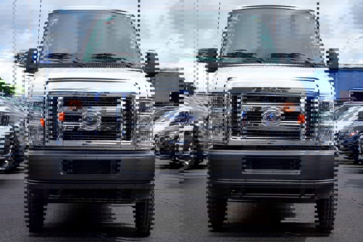 Used 2013 Ford E-150 and Econoline 150 image 4