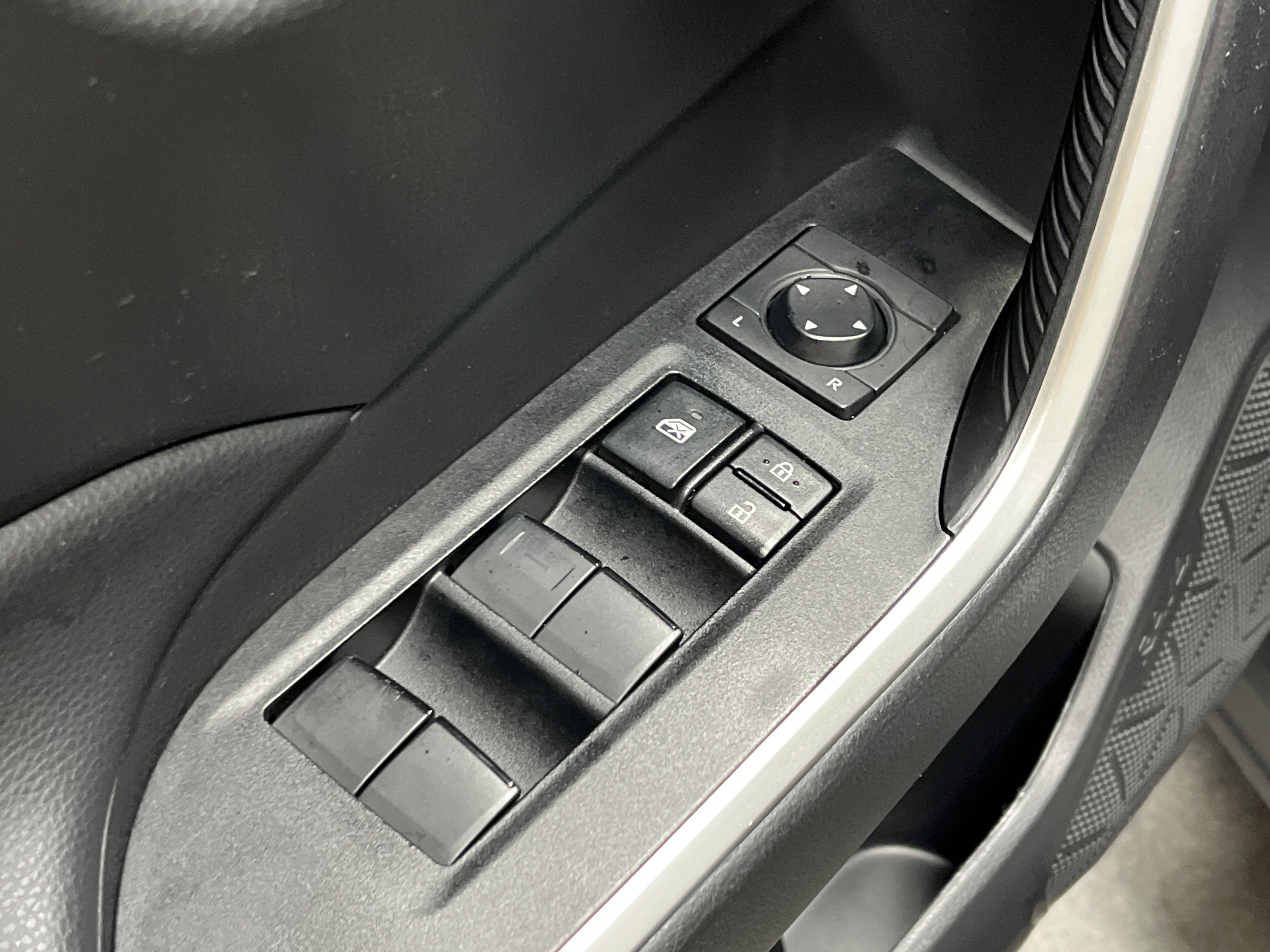 Certified 2024 Toyota RAV4 LE FWD image 15