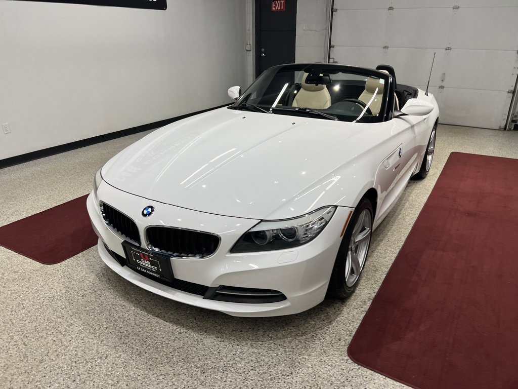 Used 2011 BMW Z4 sDrive30i image 5