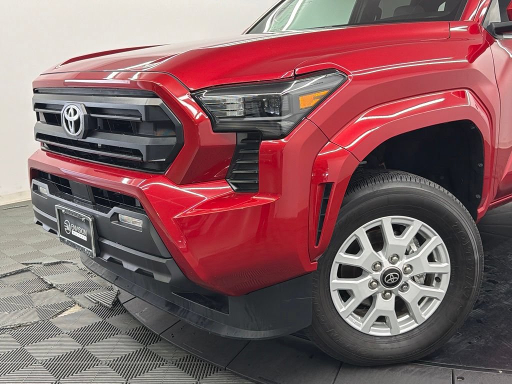 Used 2025 Toyota Tacoma SR5 AWD/4WD image 4