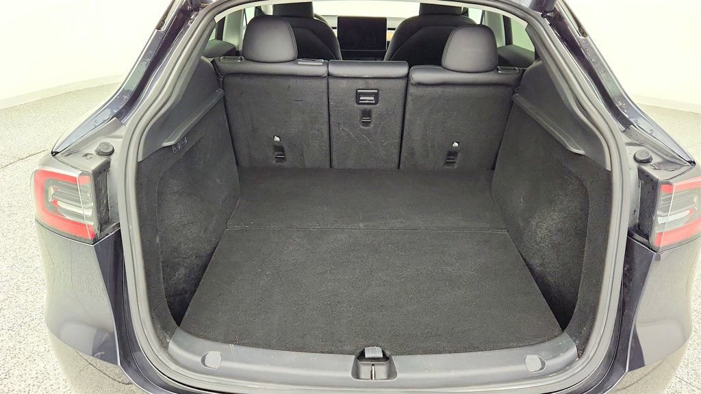 Used 2025 Tesla Model Y Long Range image 26