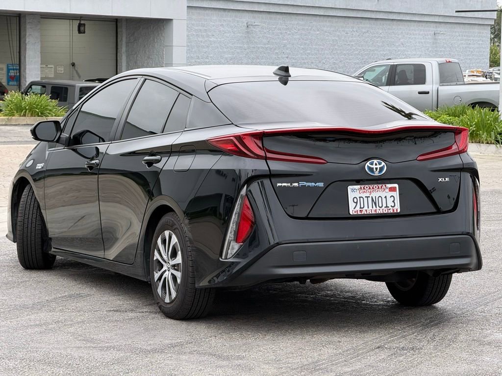 Used 2022 Toyota Prius Prime XLE image 2