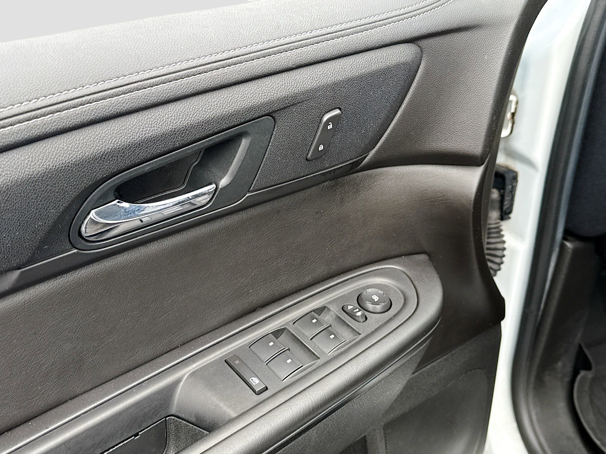 Used 2017 Chevrolet Traverse LT image 8