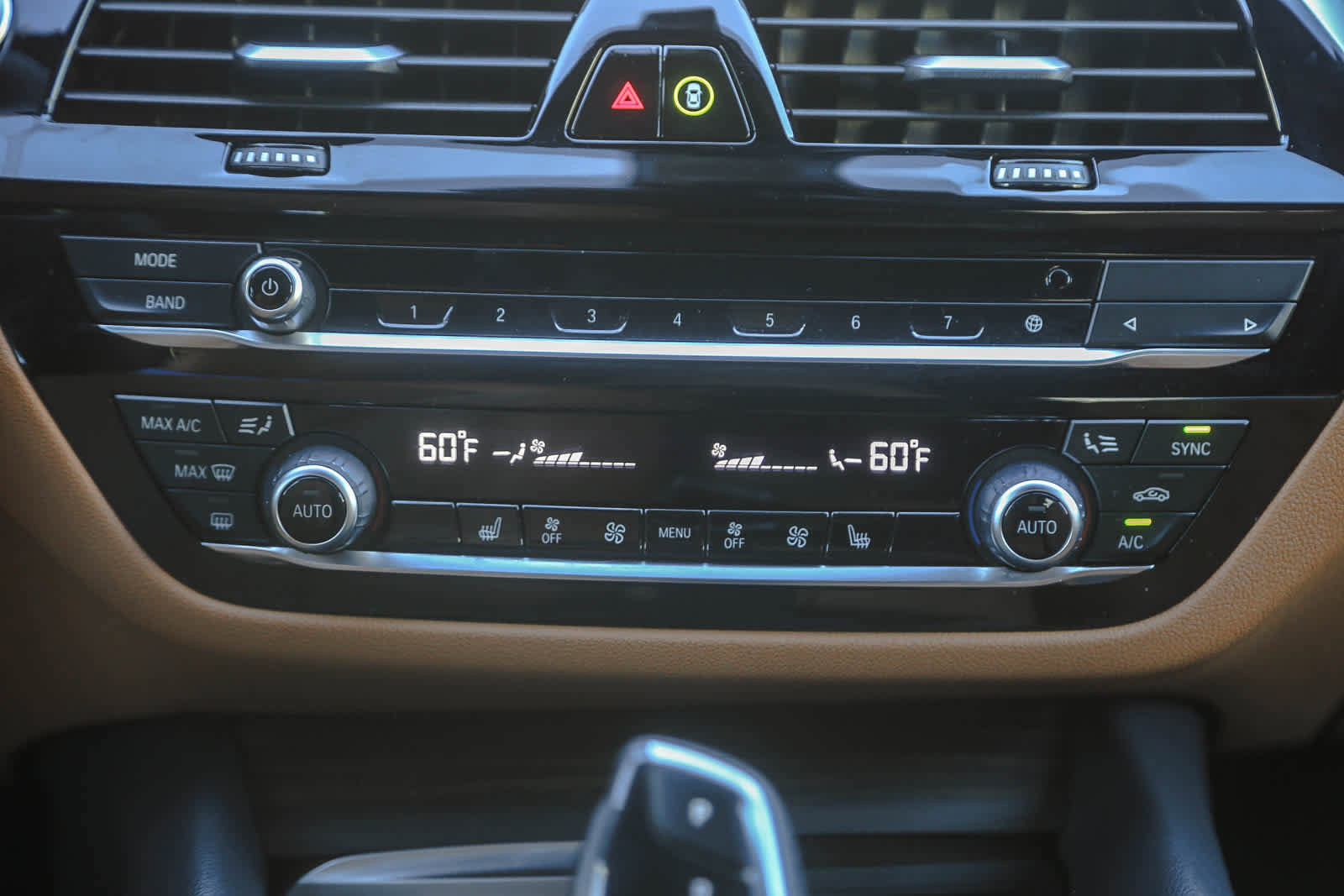 Certified 2023 BMW 530e w/ Convenience Package image 10