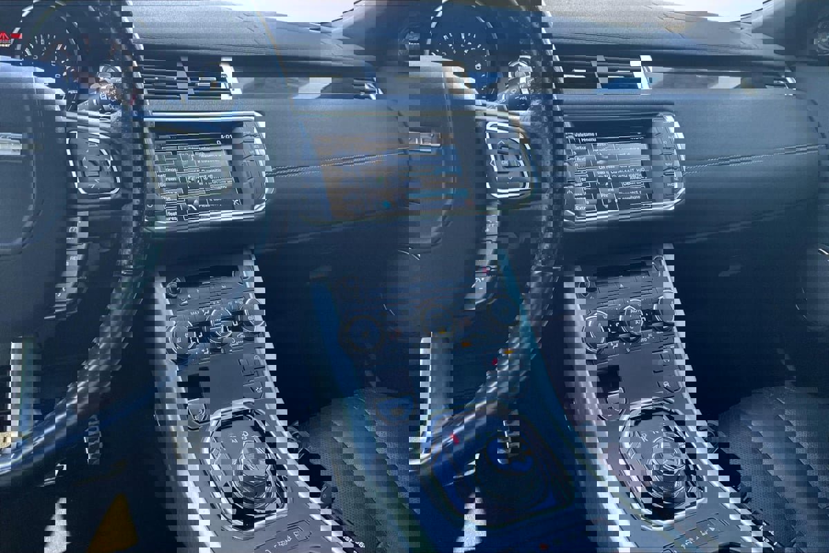 Used 2014 Land Rover Range Rover Evoque Dynamic image 6