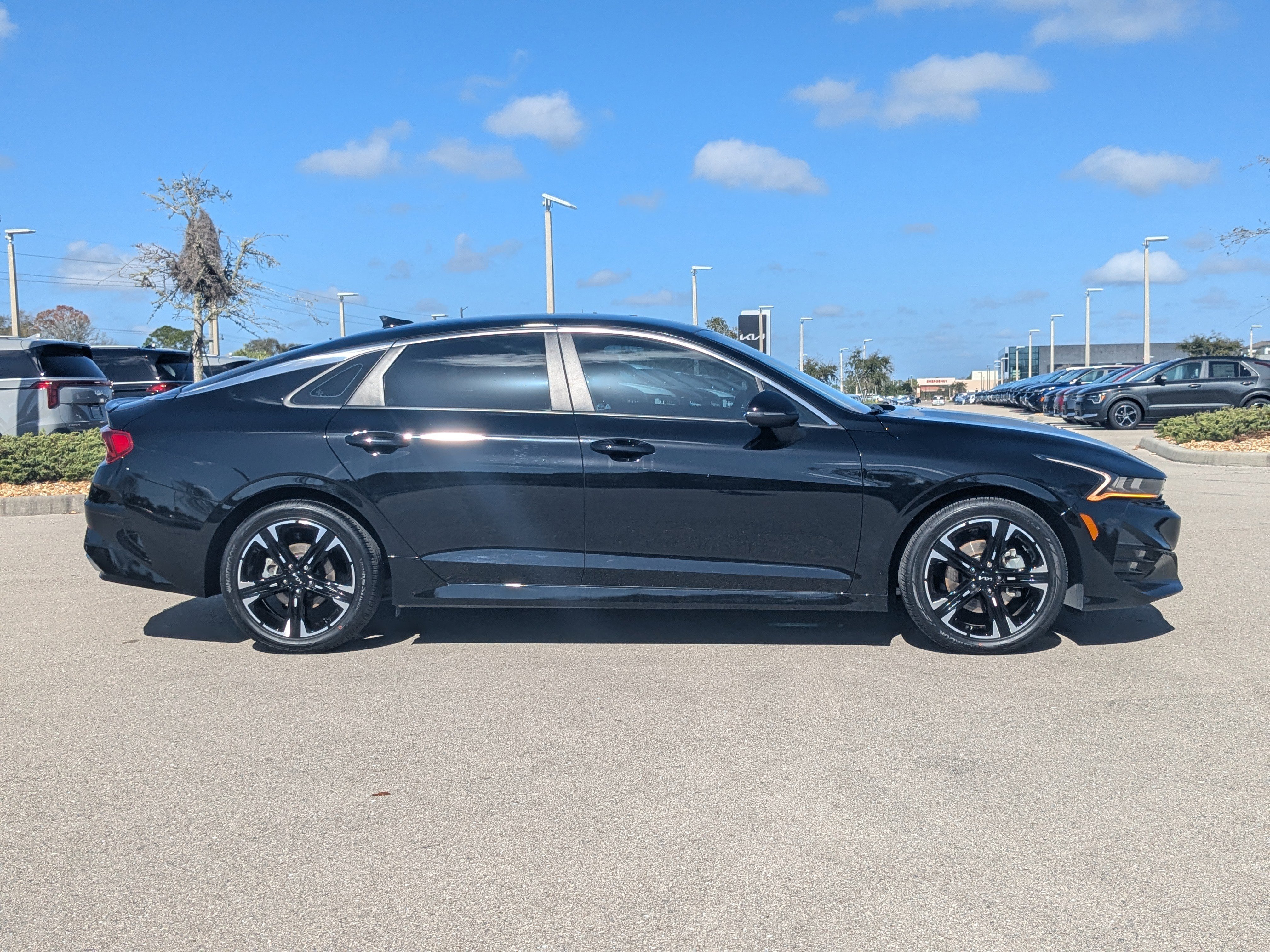 Used 2023 Kia K5 GT-Line w/ GT-Line Premium Package image 4