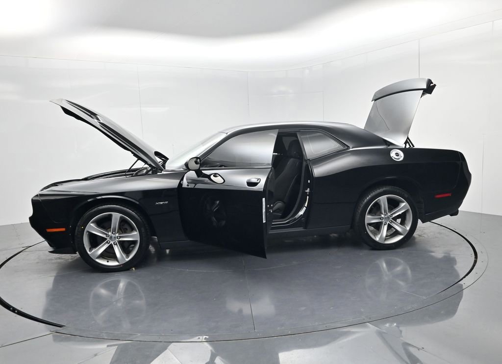 Used 2016 Dodge Challenger R/T RWD image 60