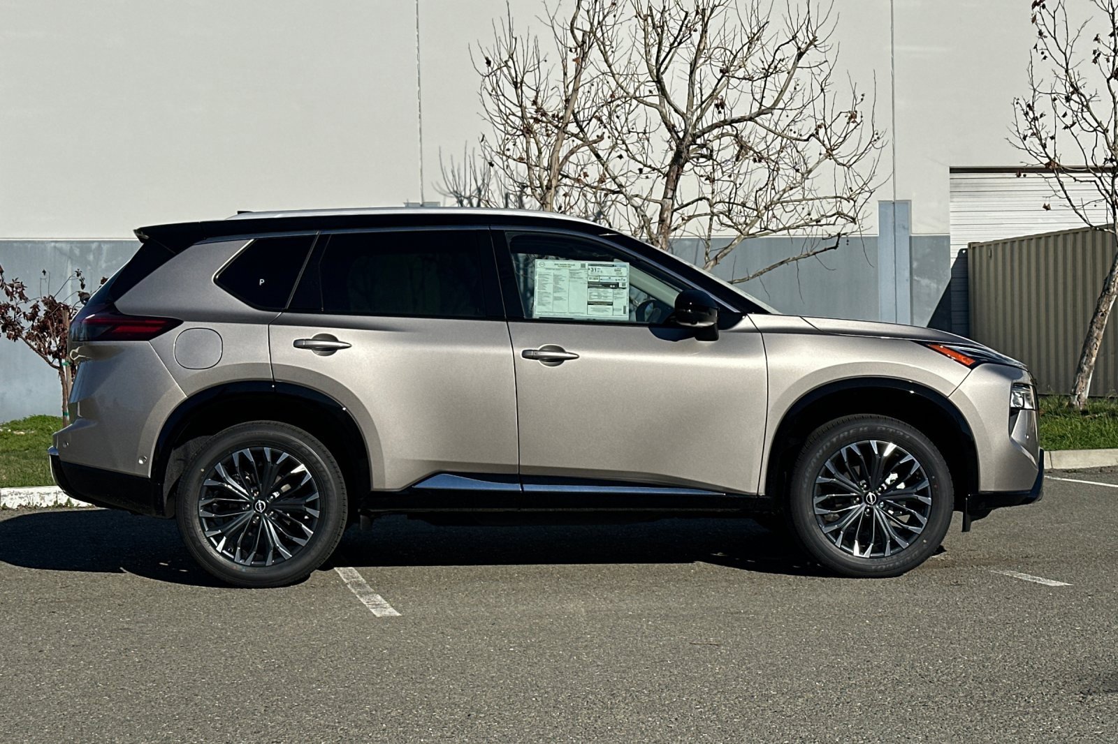 New 2026 Nissan Rogue Platinum w/ Platinum Premium Package image 3