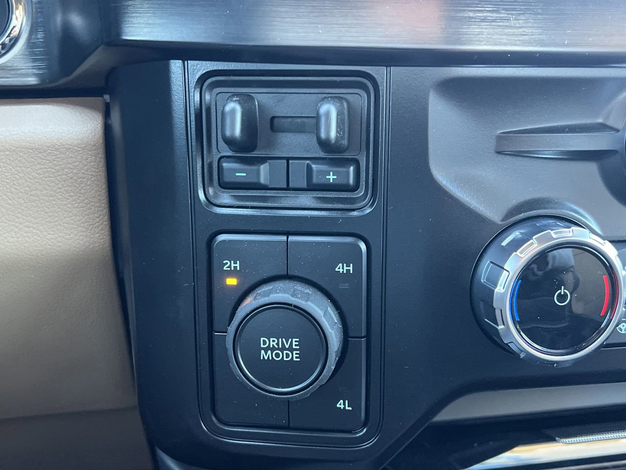 New 2026 Ford F350 Lariat w/ Chrome Package image 7