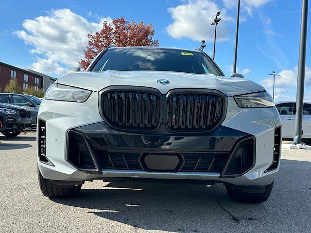 New 2026 BMW X5 xDrive50e w/ M Sport Package image 2