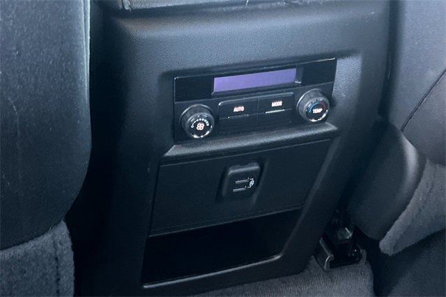 Used 2023 Chevrolet Traverse LT image 15