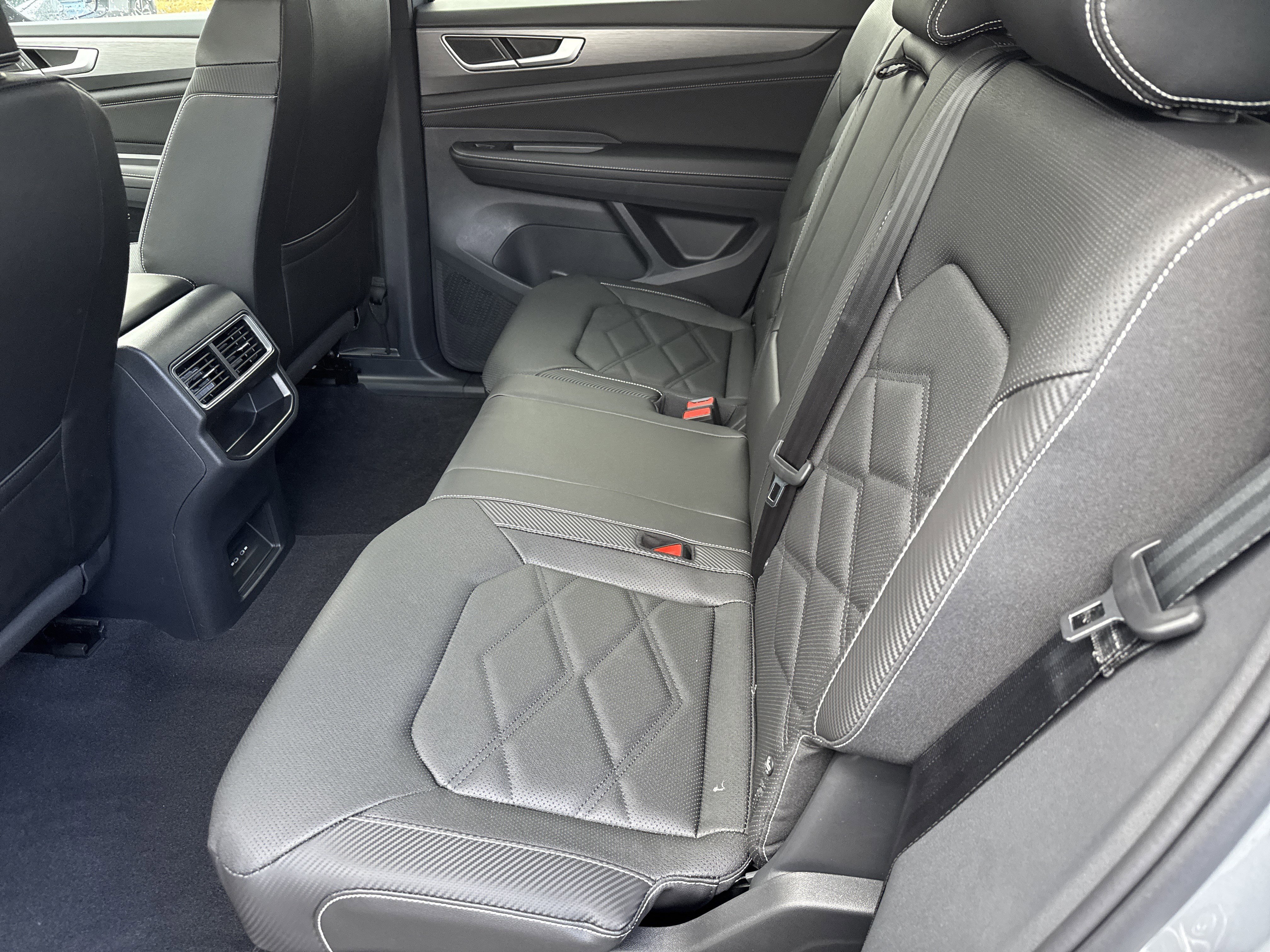 New 2026 Volkswagen Atlas Cross Sport SE image 6