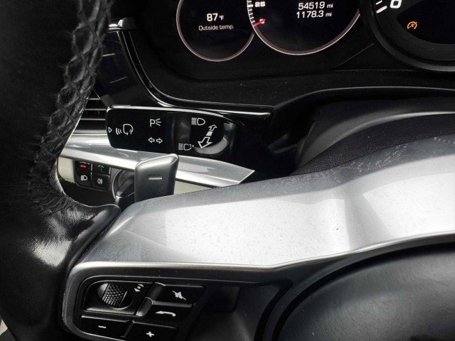 Used 2017 Porsche Panamera image 24