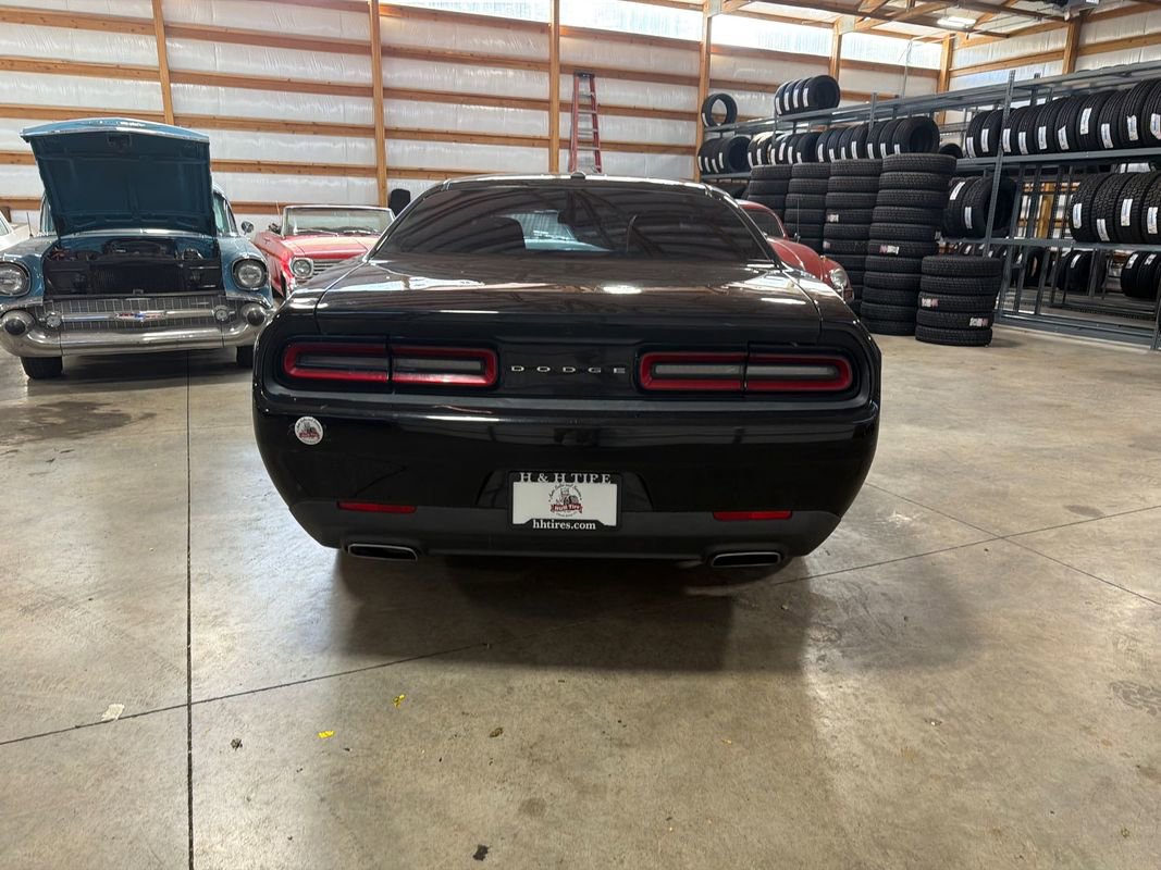 Used 2017 Dodge Challenger SXT w/ Cold Weather Group RWD image 9