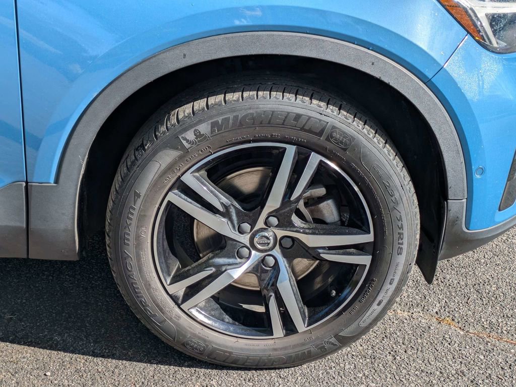 Certified 2023 Volvo XC40 B5 Plus w/ Driver Assist Package image 11