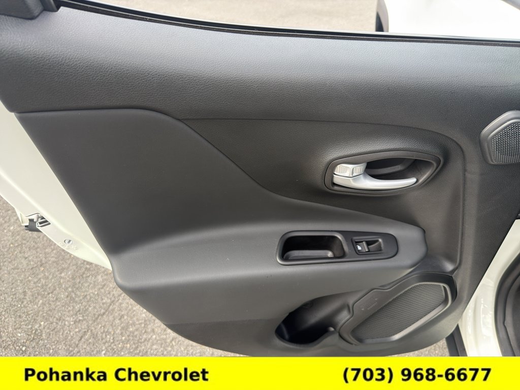 Used 2023 Jeep Renegade Altitude w/ Sun/Sound Group AWD/4WD image 23