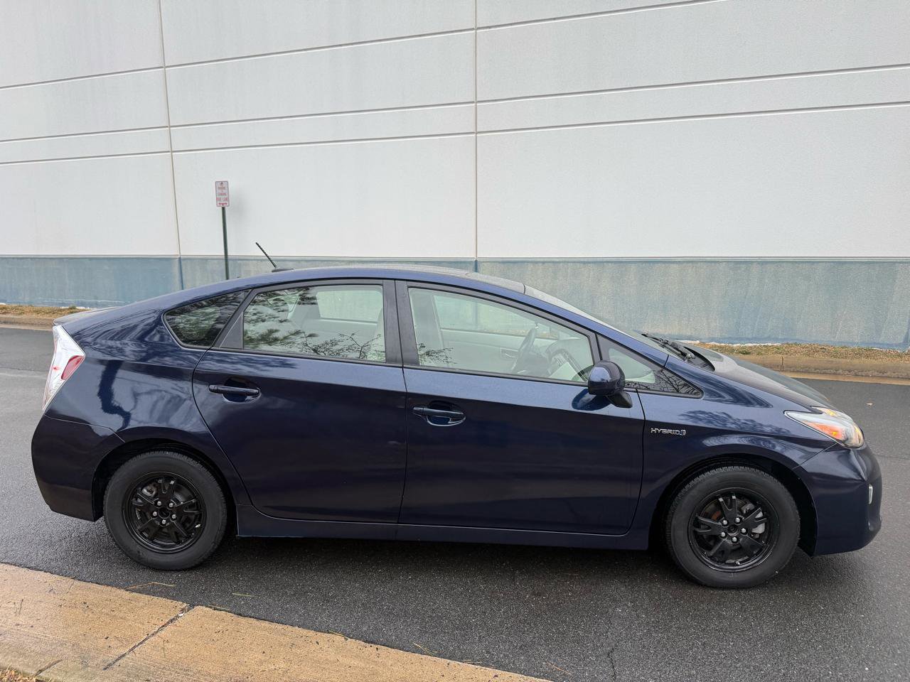 Used 2015 Toyota Prius Three image 7