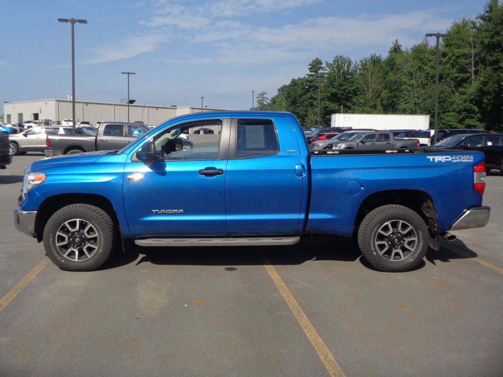 Used 2017 Toyota Tundra SR5 w/ TRD Off Road Package AWD/4WD image 5